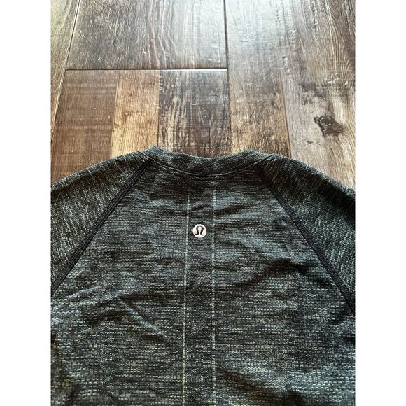 Lululemon Swiftly Speed Long Sleeve Black / Deep Coal/Clean Green/Azure Size 4 - Picture 6 of 7